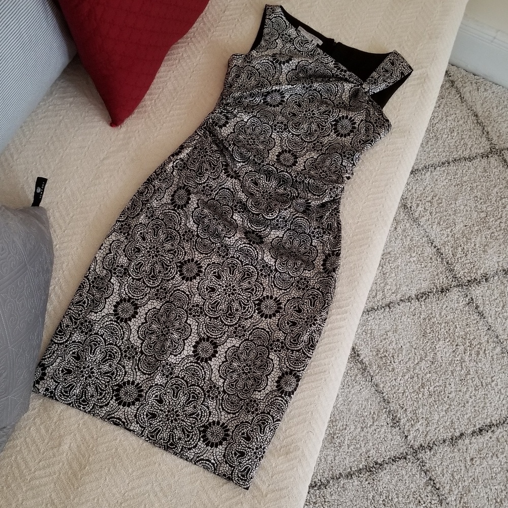 Sexy & Chic Maggy London Sheath Dress - Picture 2 of 4